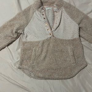Women’s small Maurice’s Sherpa pull over
